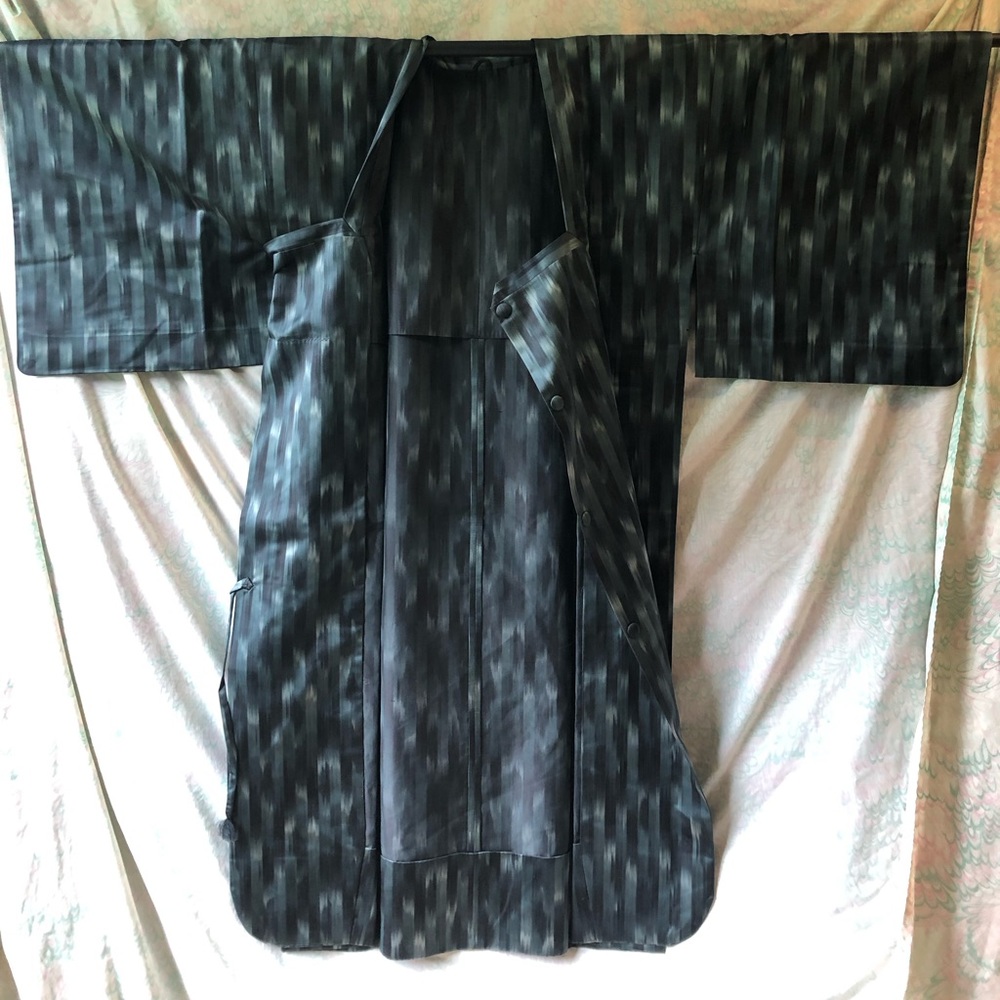 Vintage michiyuki coat in modern ikat - Picture 3 of 7